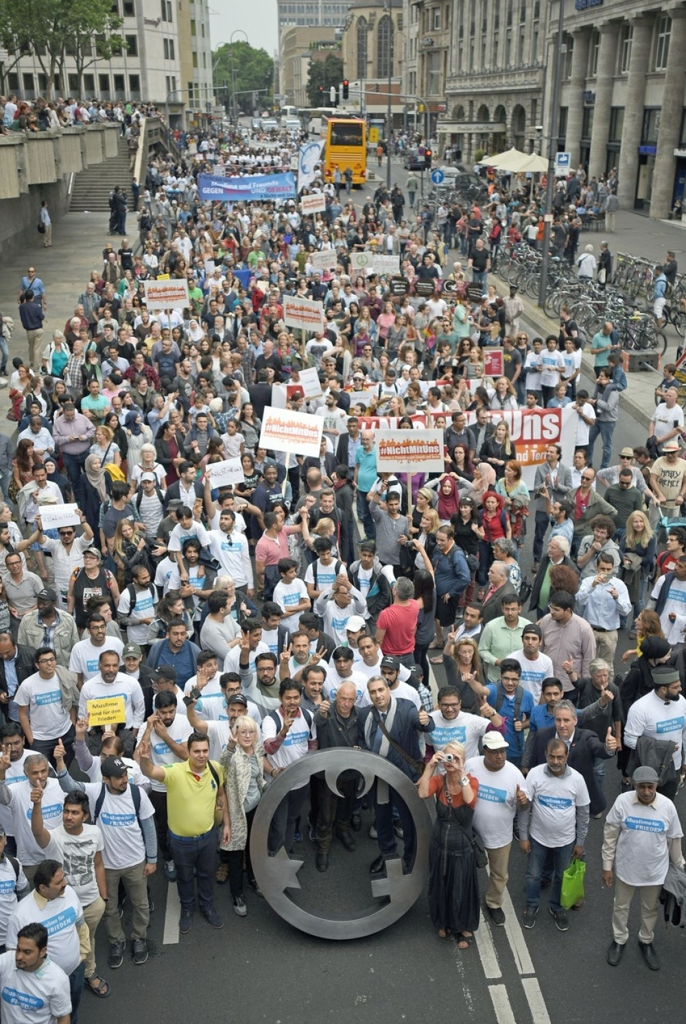 Muslimani održali "marš mira" u Kelnu