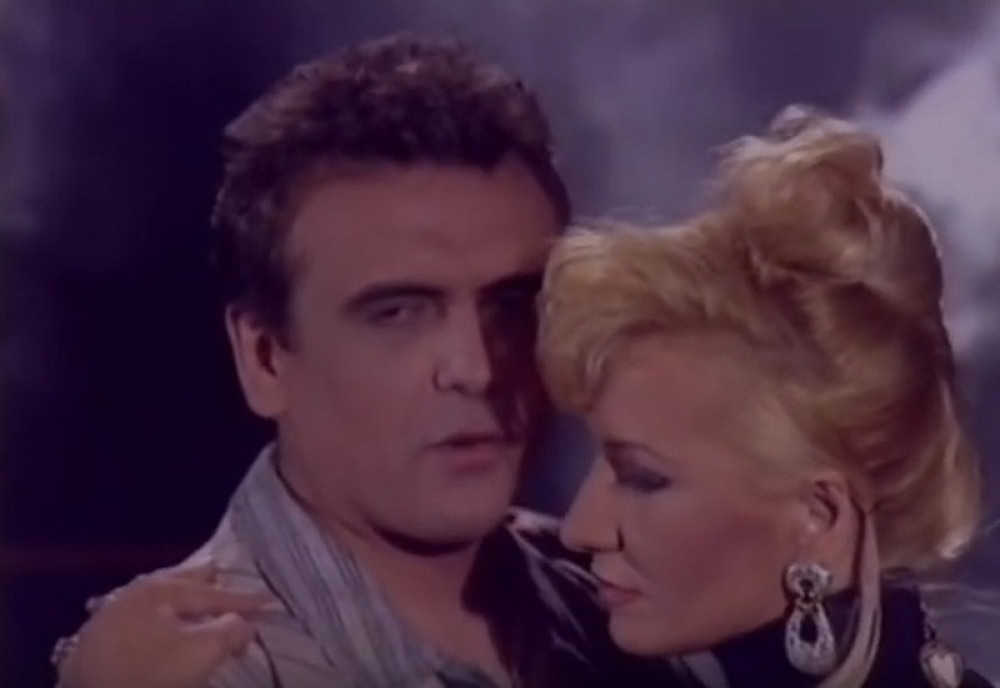 Imao je veliki hit sa Vesnom Zmijanac, a onda je nestao! (FOTO)