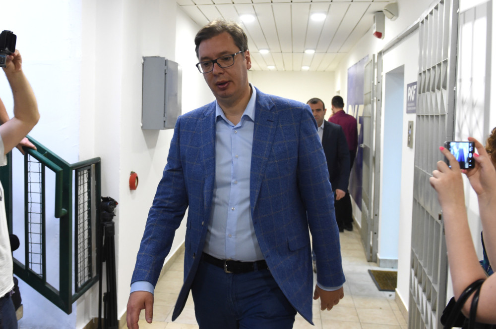 SNS podržao Vučića oko Ane Brnabić