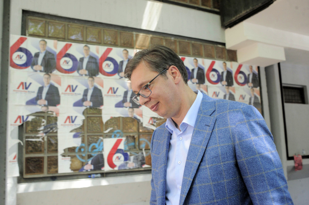 Zbog Vučića moraju da glasaju za Anu!