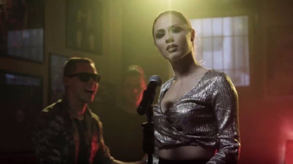 Pevačica izvršila samoubistvo (VIDEO)