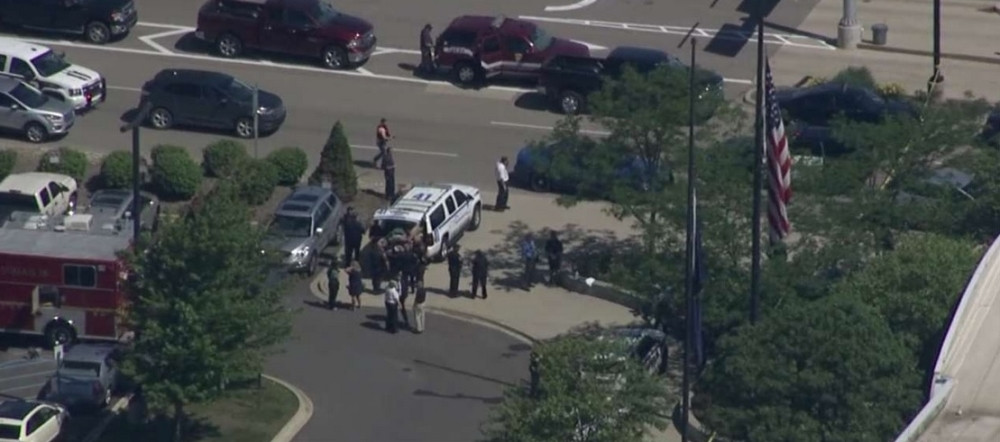 Evakuisan aerodrom zbog napada na policajca