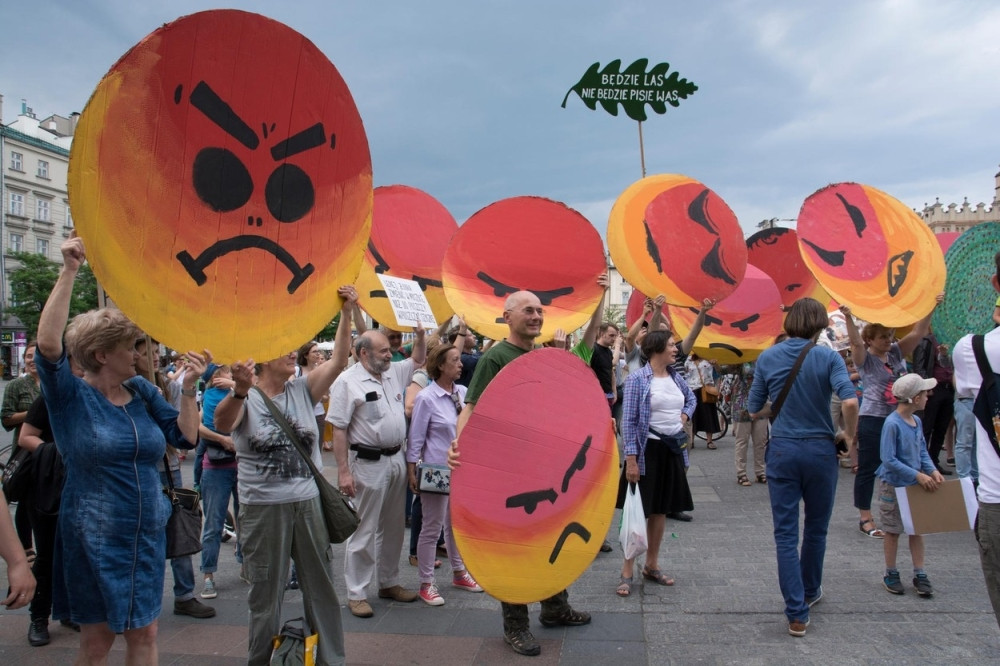 Veliki protest protiv seče šume!