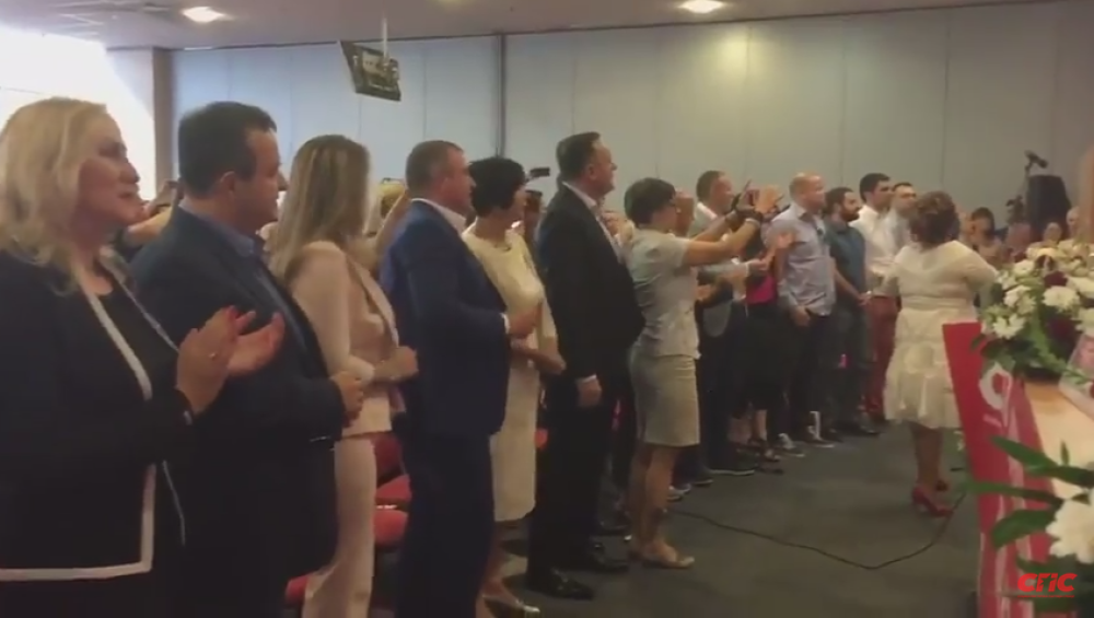 Nakon Dačića, zapevao i Bajatović (VIDEO)