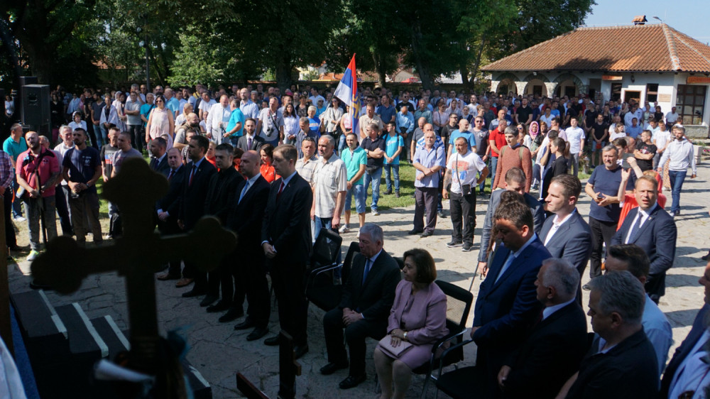 Održana liturgija u Gračanici i dodeljeno ordenje majkama