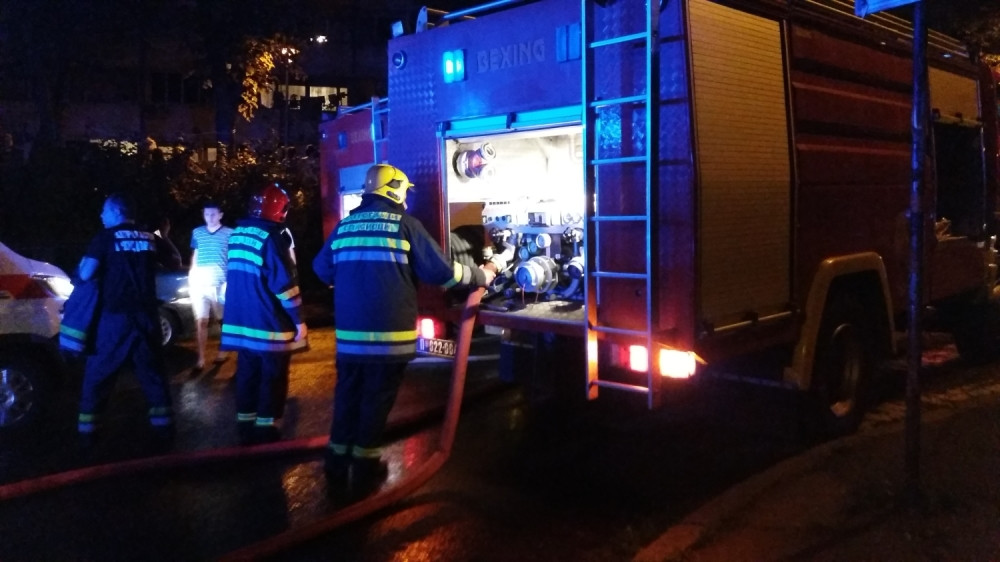 Požar u Jerkoviću, stanari se zamalo pogušili u snu!