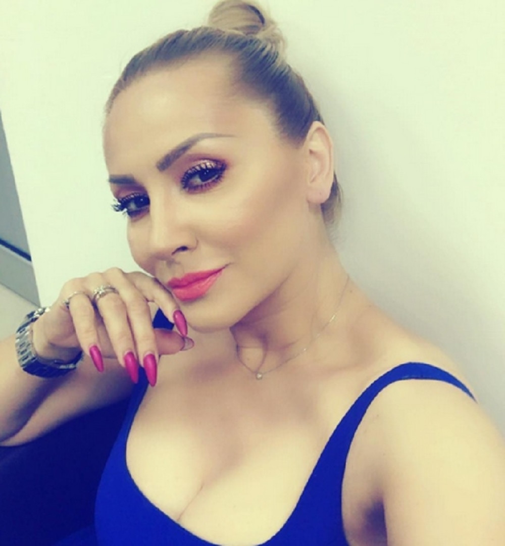 Svi su zanemeli kada je skinula gornji deo kupaćeg! (FOTO)