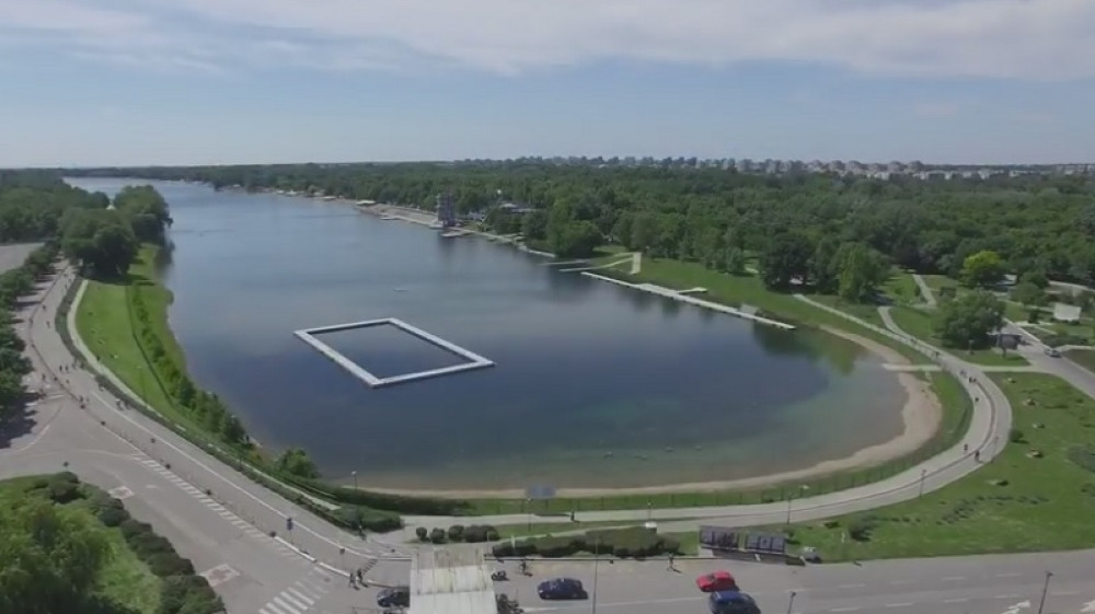 Mladić pao sa 20 metara visoke žičare, lekari se bore za njegov život!