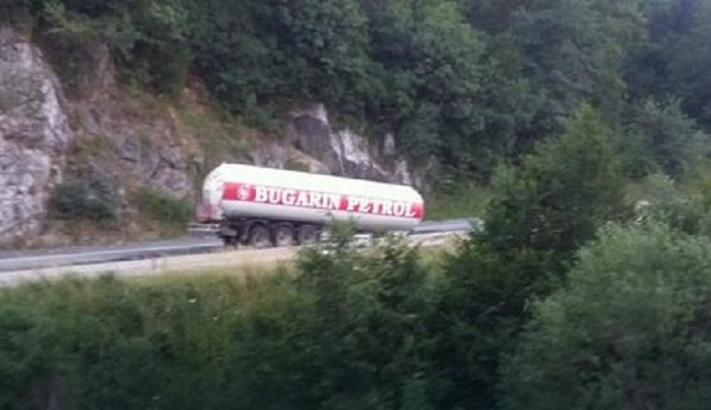 Prevrnula se cisterna sa 20 tona gasa!