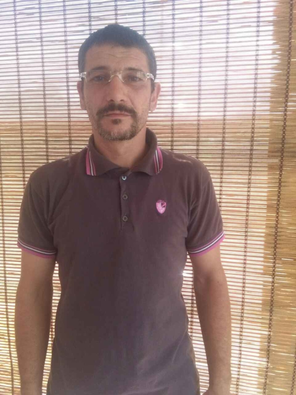 Dve godine čeka na red da dobije nanogicu!