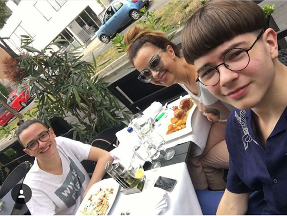 Dragana pokazala sinove!