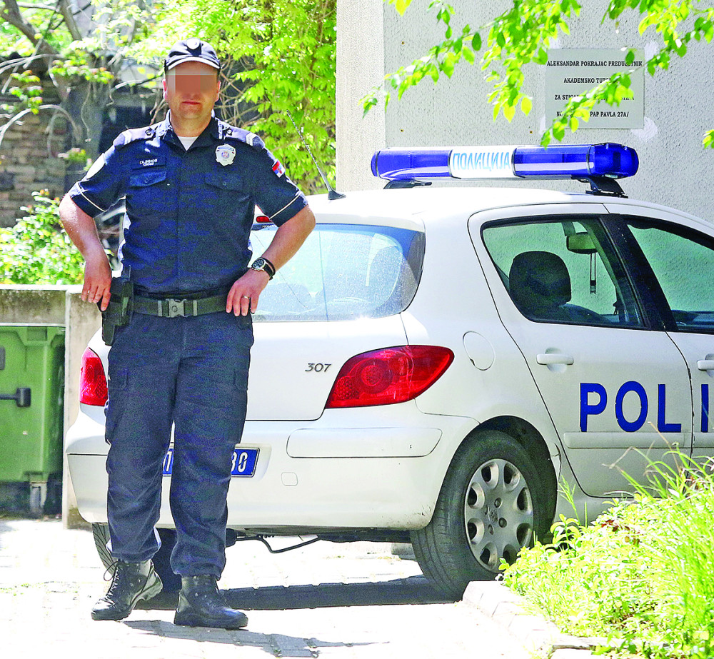 Udes u Vranju, povređen policajac