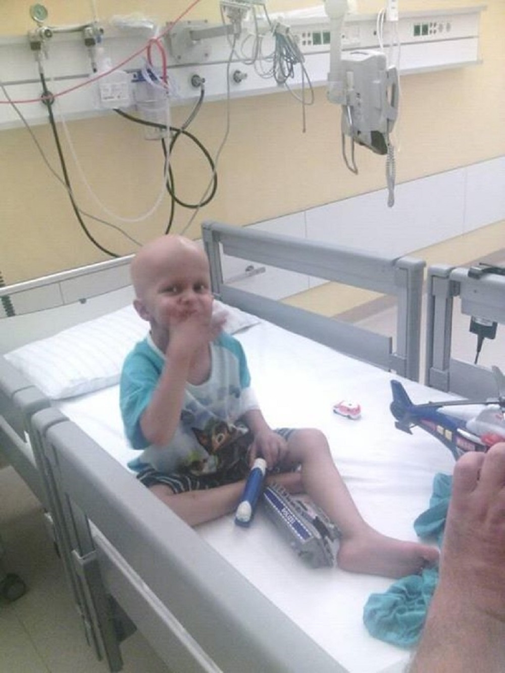 Malom Stefanu uspešno odstranili tumor!