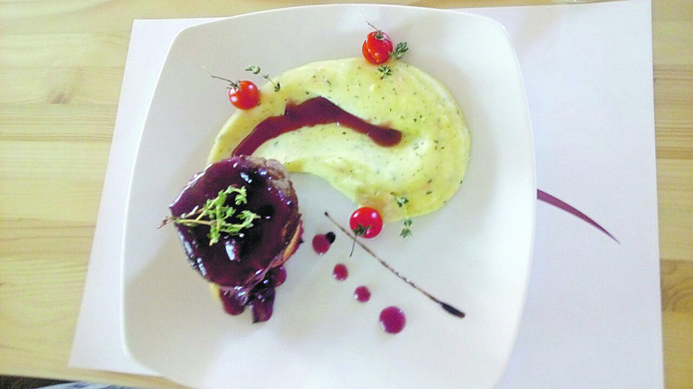 Biftek u sosu od suvih šljiva