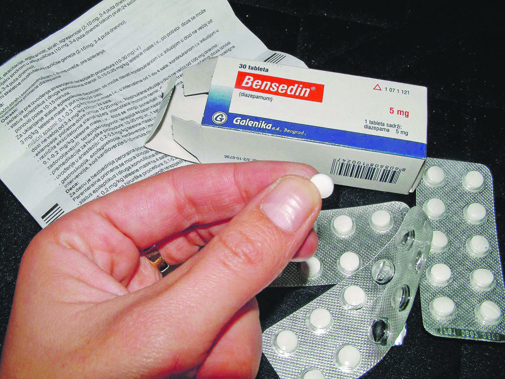 Ulicama hodaju tempirane bombe ako ne uzmu lek! Ambulante pune pacijenata u potrazi za tabletom spasa