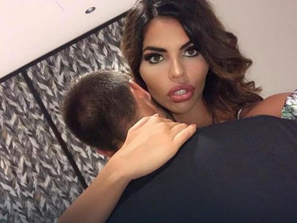 Bosanski teniser smuvao našu manekenku! (FOTO)