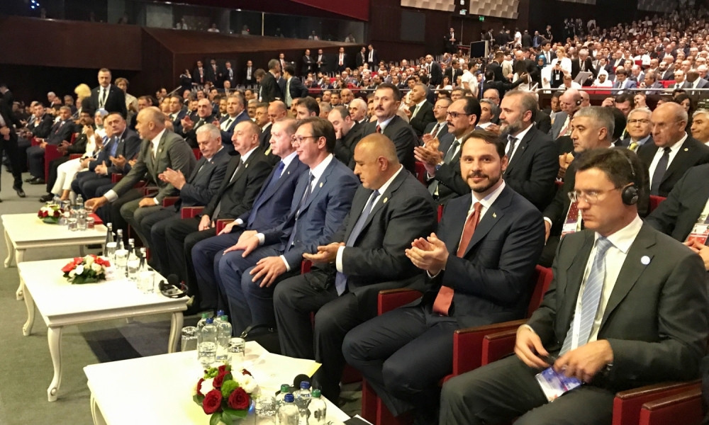 Vučić u Istanbulu o značajnim investicijama