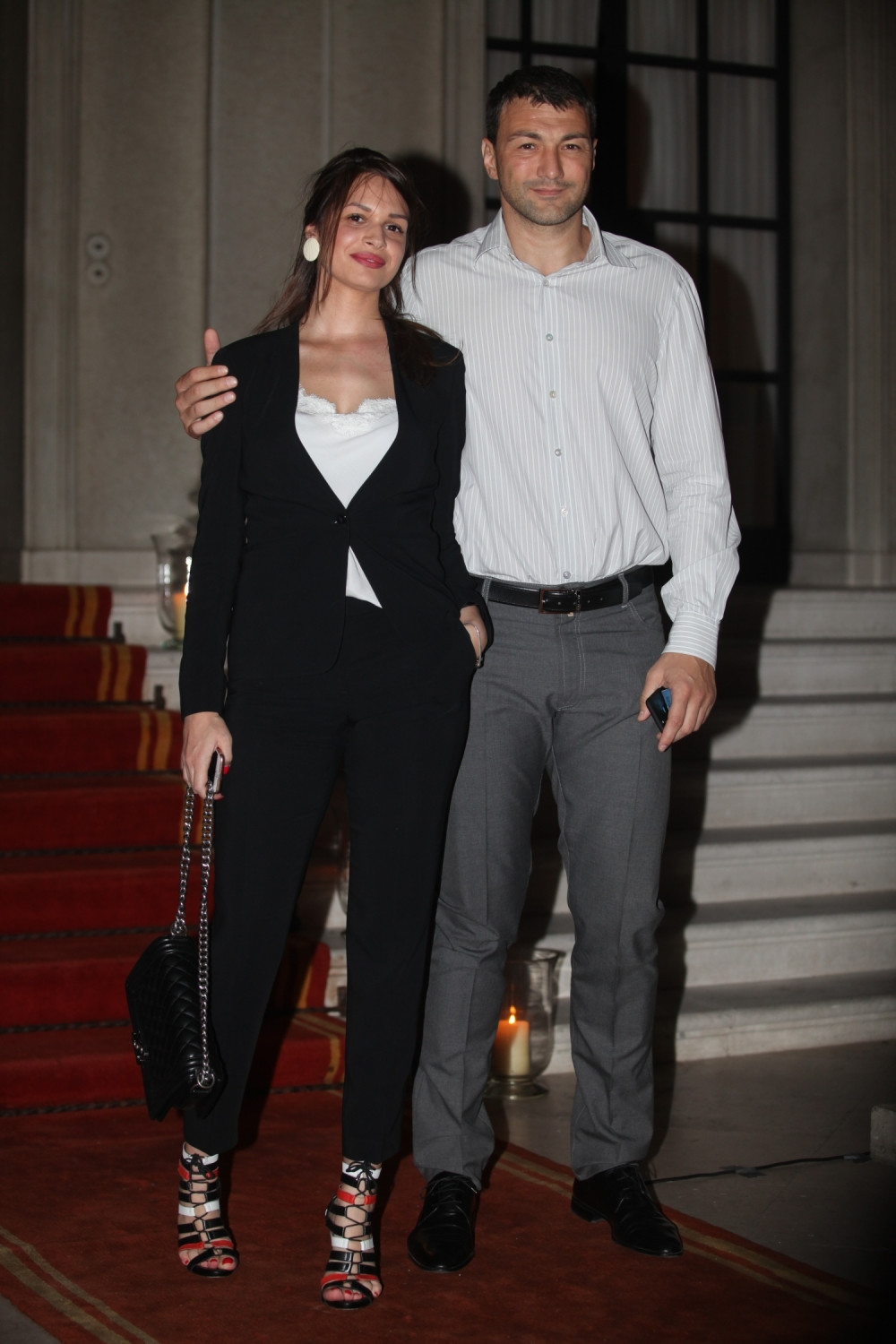 VLADA MANDIĆ USKORO OPET OTAC, A SADA OTKRIO I POL BEBE Detetu će dati staro sveto ime, a Srbija će ga slaviti!