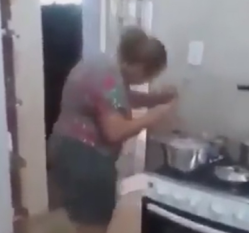 Da li je ovo najveselija srpska domaćica? (VIDEO)