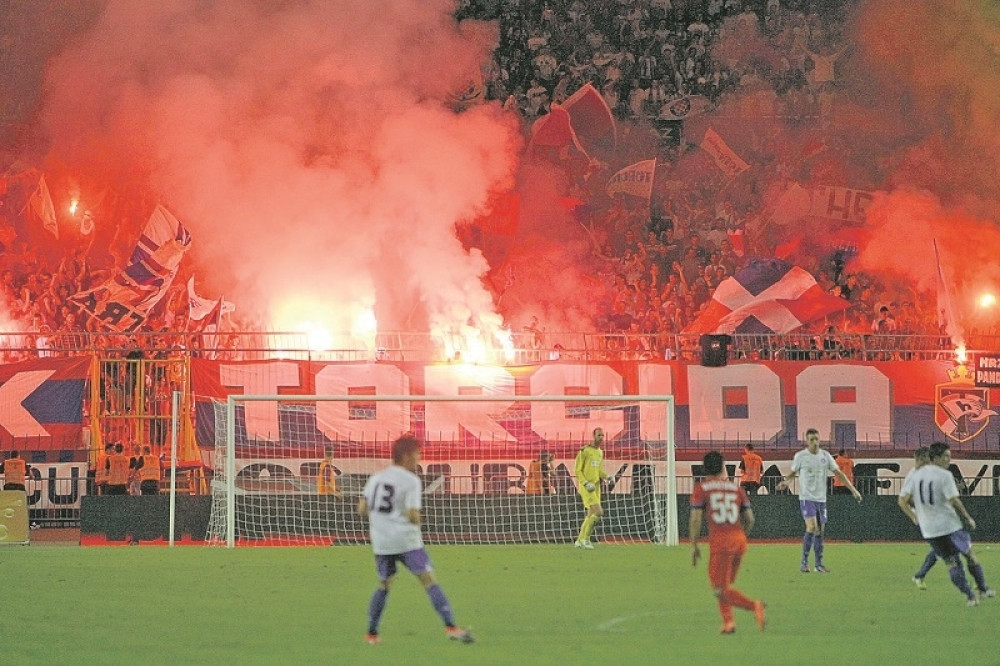 Privedeno više od 25 navijača zbog neredan na Poljudu!