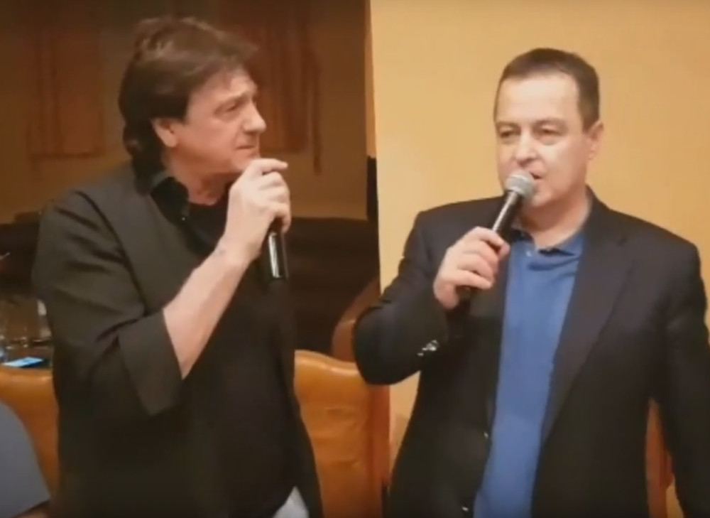 Dačić sa Čolom zapevao "Druže Tito, mi ti se kunemo" (VIDEO)