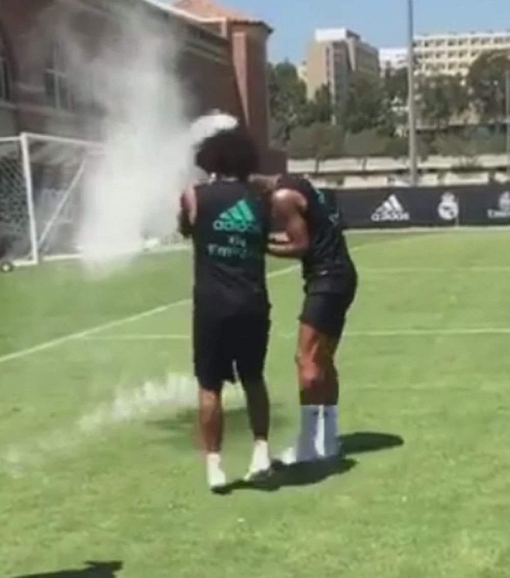 Ovako bek Reala čestita rođendan saigračima (VIDEO)