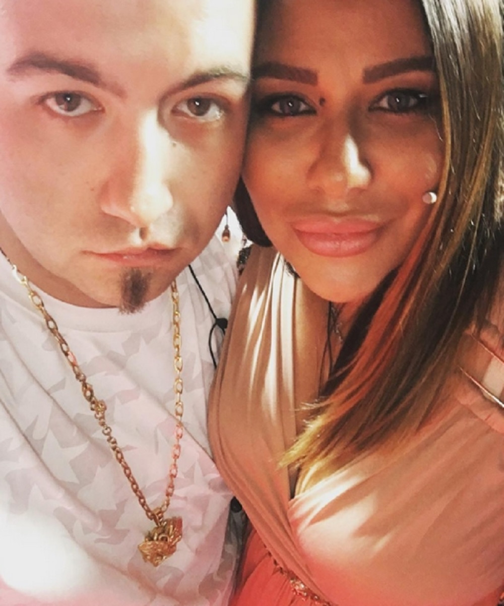 Nakon pola godine Rasta objavio fotografiju sa suprugom!