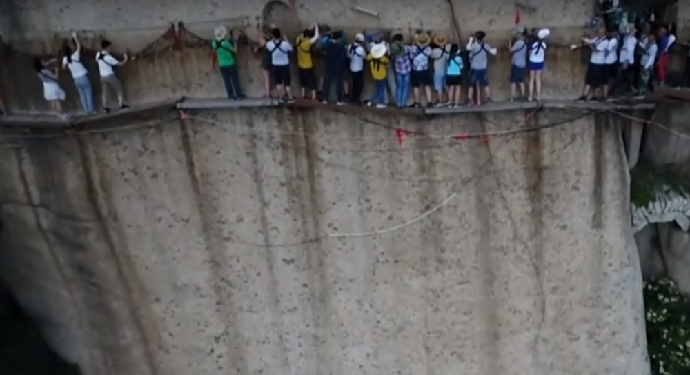 Ovako izgleda šetnja najsmrtonosnijom stazom na svetu!