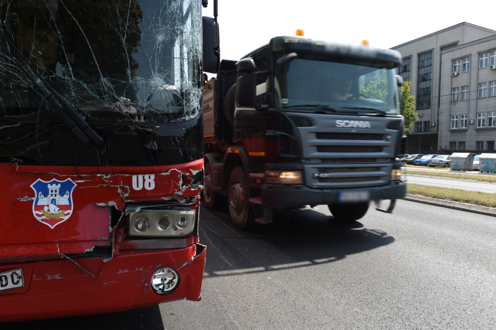 Sudar autobusa i kamiona u Beogradu, sedmoro povređenih