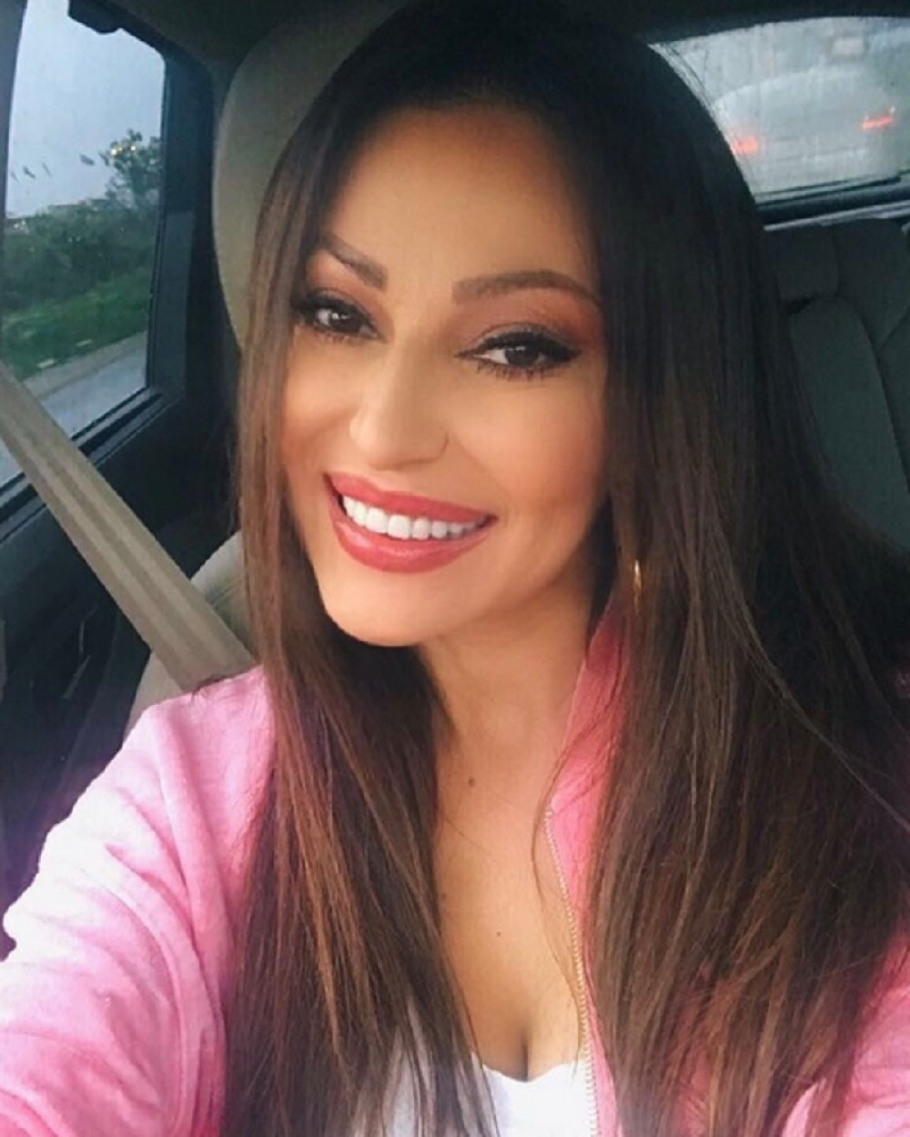 Pogledajte kako je Ceca izgledala na maturskoj večeri! (FOTO)