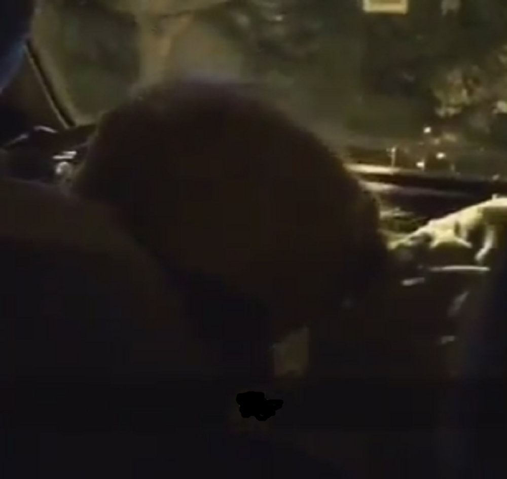 VIDEO 18+~Oralno zadovoljavala taksistu, mušterija sve snimila