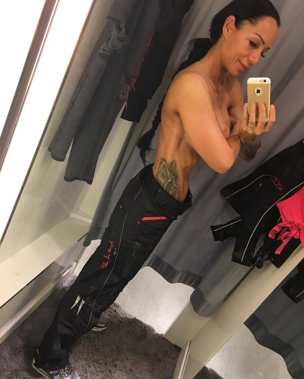 Ljuba Pantović potpuno gola! (FOTO 18+)