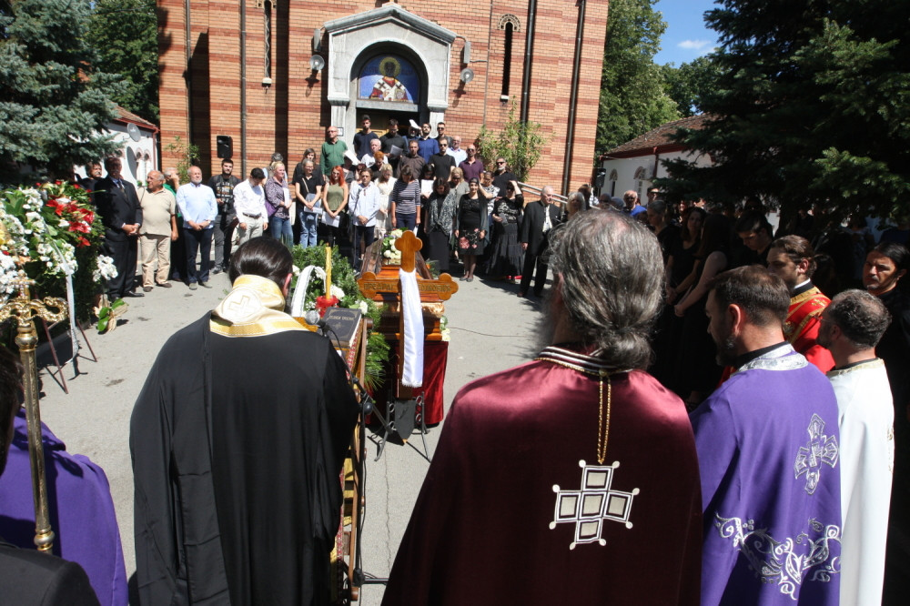 Sahranjen Cune Gojković