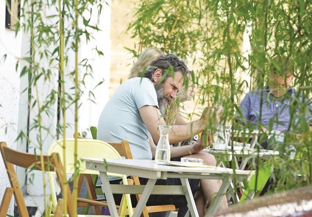 Sveti Sava pije pivo!