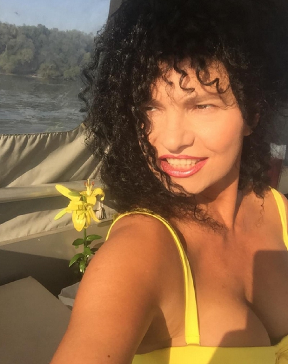 Sevnula BRADAVICA Lidije Vukićević! Na bazenu se sunčala, a onda joj ispale GOLE GRUDI (FOTO 18+)