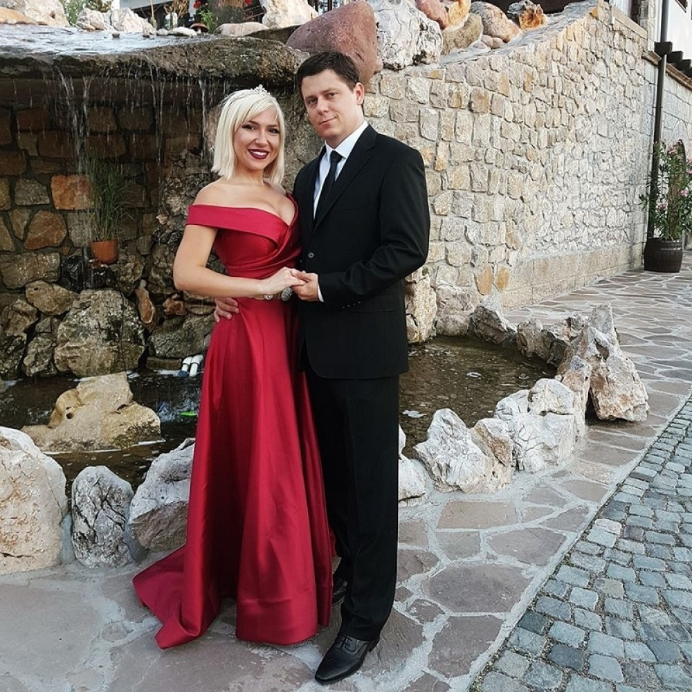 Sedela sam u Slobinom krilu, ponosna sam što ću biti Milošević!