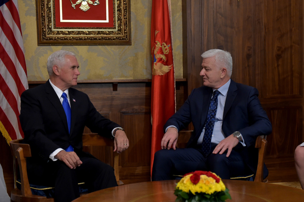 Umesto u Hilton, Pensa pozvao u Klinton