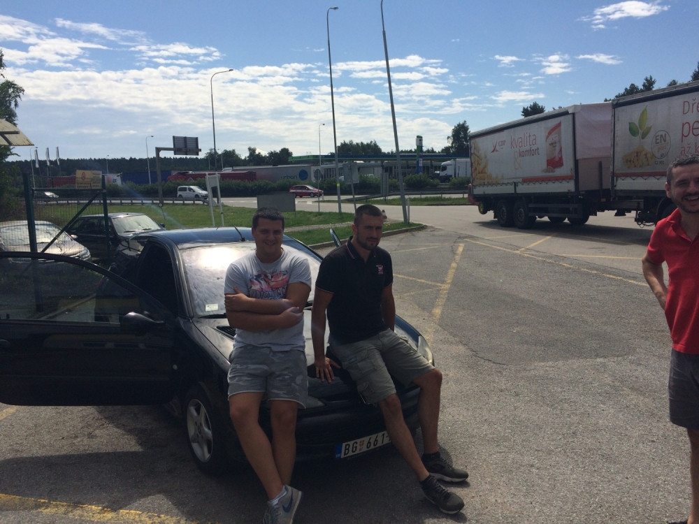 Alo! naleteo na prve “delije” na putu ka Pragu! (FOTO)