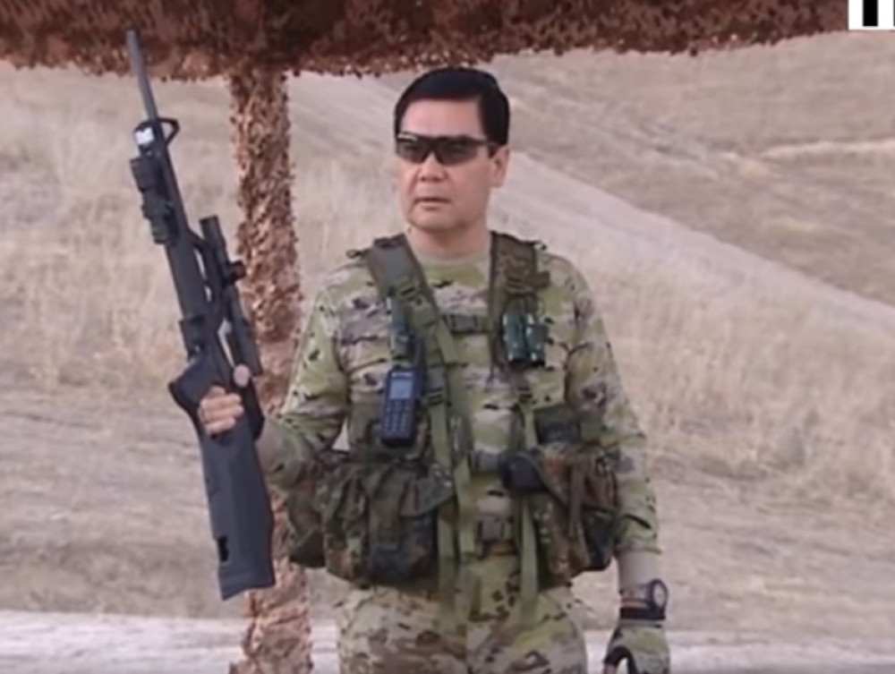 Sposobniji od Ramba, a peva kao Sinatra (VIDEO)