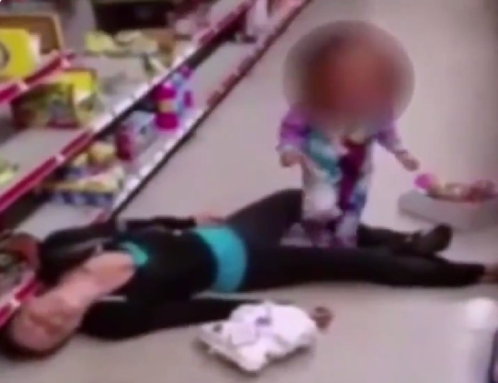 Mama, molim te, probudi se!