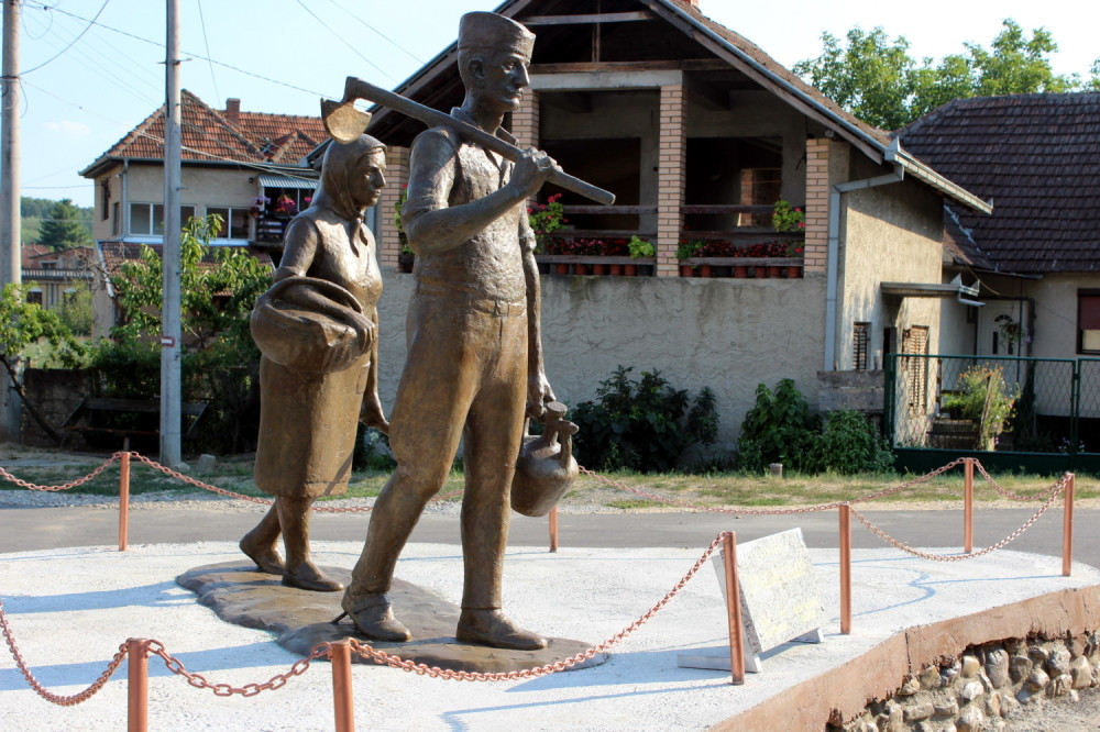 I srpski seljak dobio spomenik!