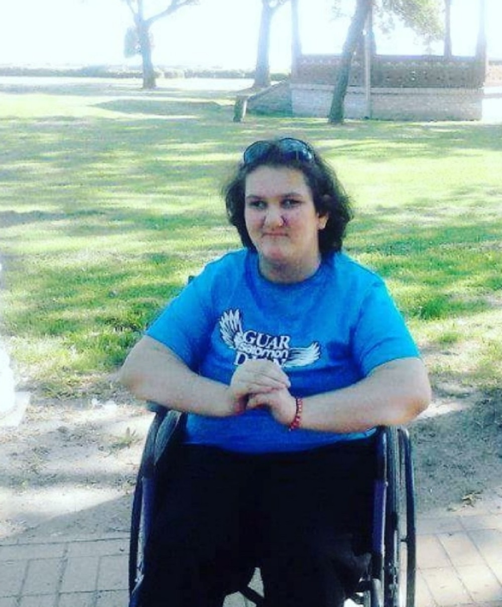 Dijana (23) se pesmom bori protiv teške bolesti! (VIDEO)