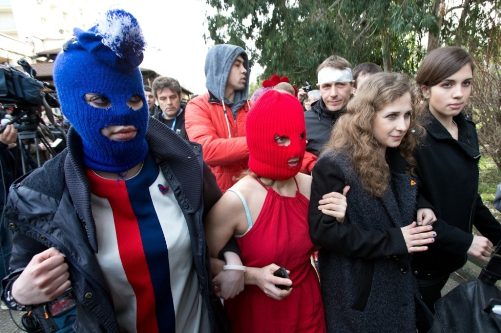 Policija uhapsila dve članice "Pusi rajota"