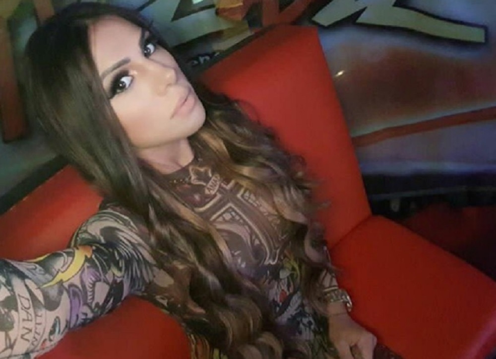 Sandra Afrika u krevetu sa šestoricom (VIDEO 18+)