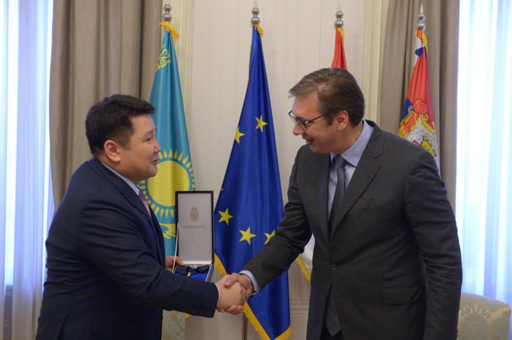 Vučić sa ambasadorom Kazahstana (FOTO)