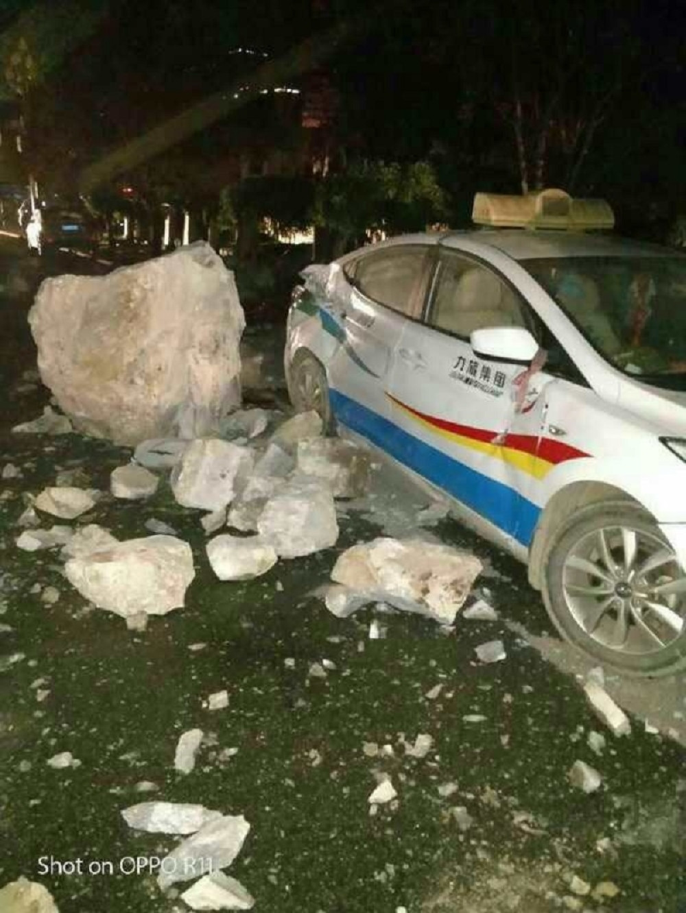 Jak zemljotres u Kini, oko 100 mrtvih, hiljade povređenih! (VIDEO)