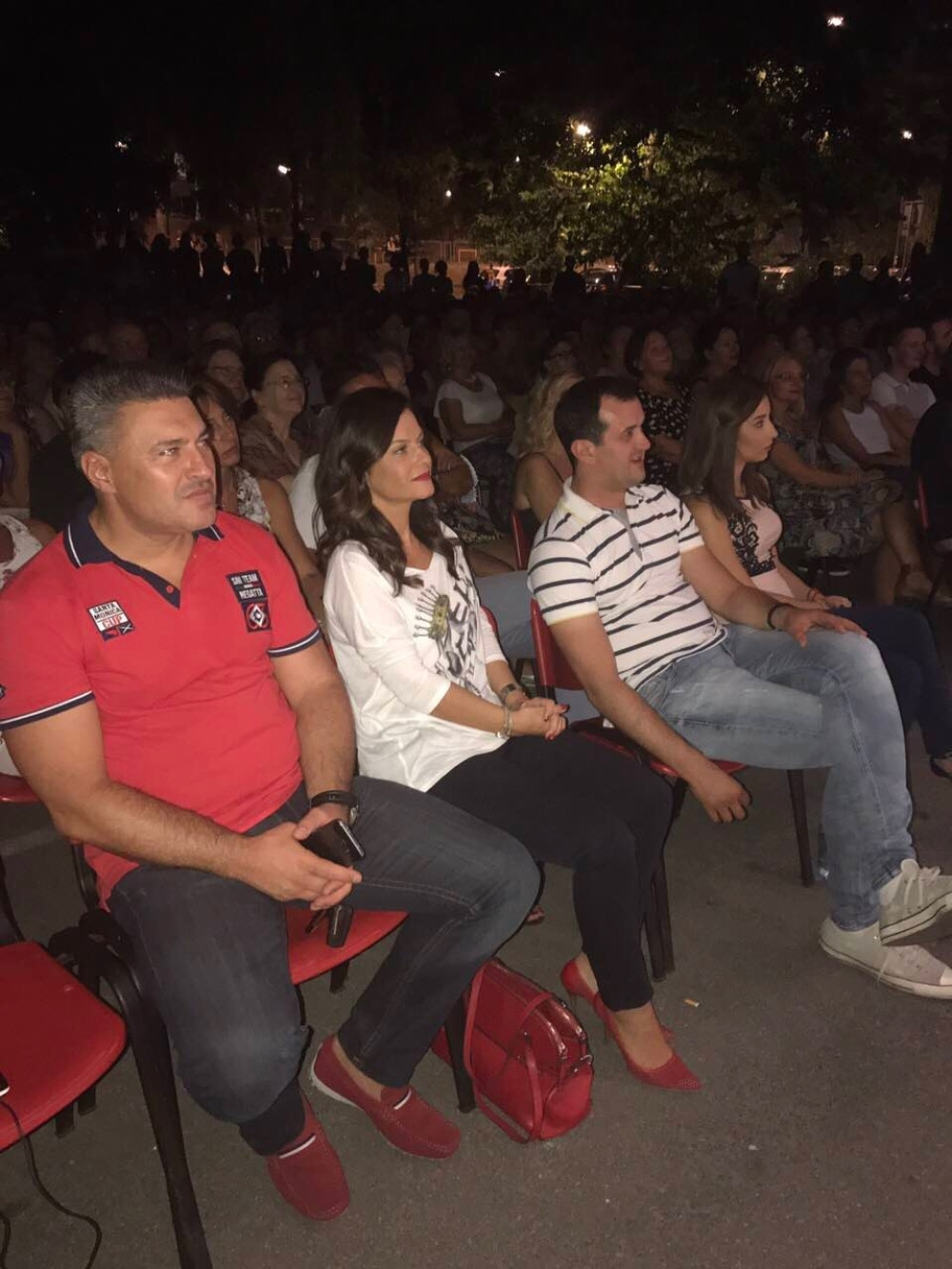 "Gospođa ministarka" kod "Vlade Divljana"