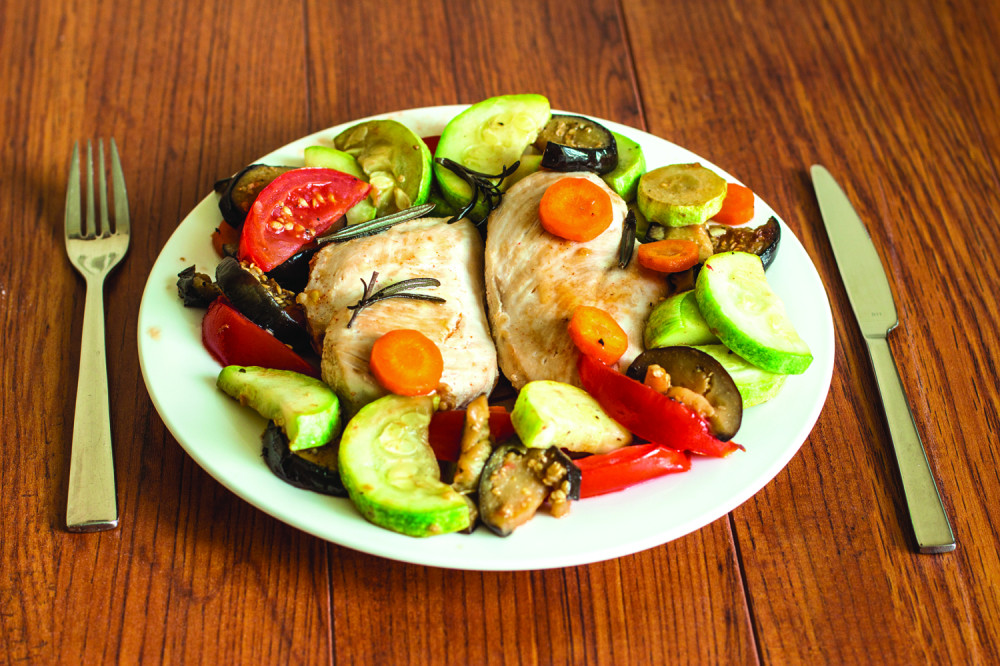 Grilovano belo meso sa grilovanim povrćem