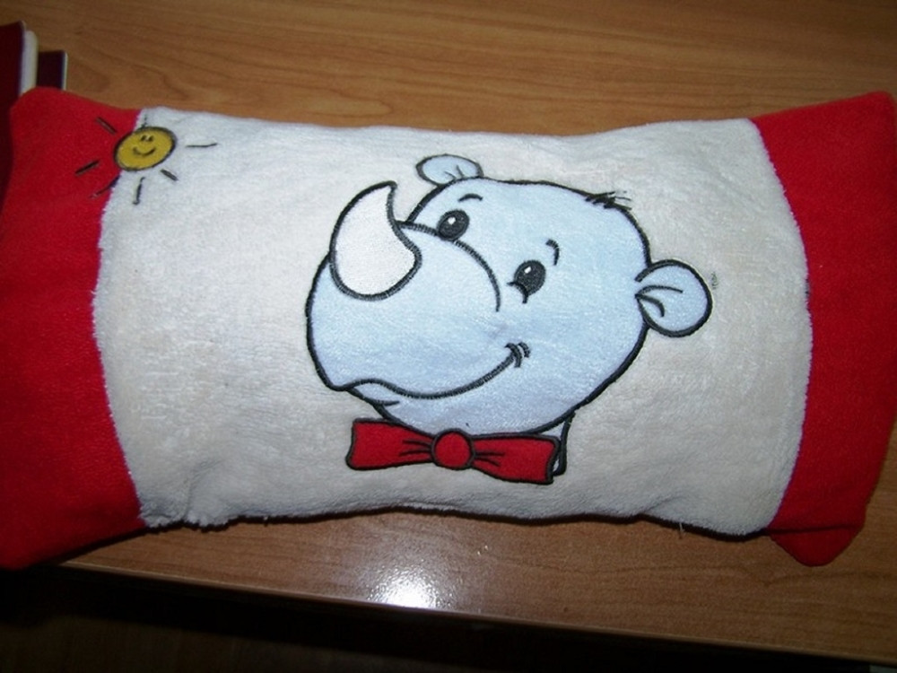 Carinik uzeo dečiji jastuk, rasparao ga i šokirao se