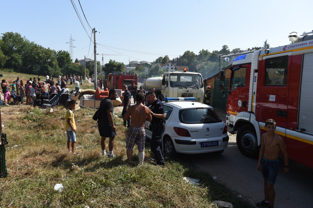 Porodicama iz Mirijeva hrana i sredstva za higijenu